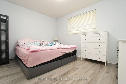 Photo 12 at 25 Bigwin Drive, Aurora Heights, Aurora
