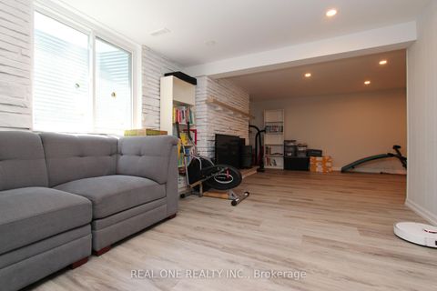 Photo 17 at 25 Bigwin Drive, Aurora Heights, Aurora