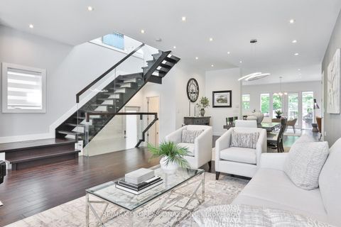 Photo 2 at 54 Renown Road, City Centre West, Toronto