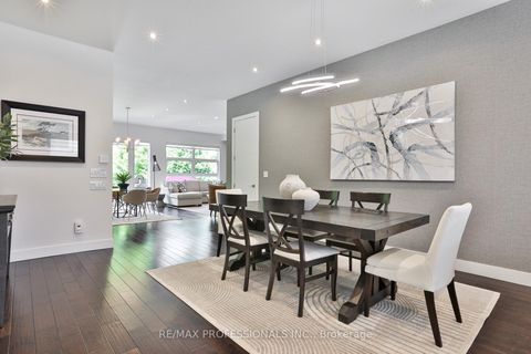Photo 5 at 54 Renown Road, City Centre West, Toronto