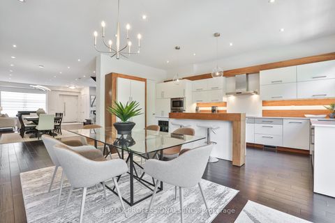 Photo 10 at 54 Renown Road, City Centre West, Toronto