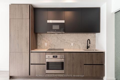 Photo 3 at 712 - 108 Peter Street, Waterfront Communities C1, Toronto
