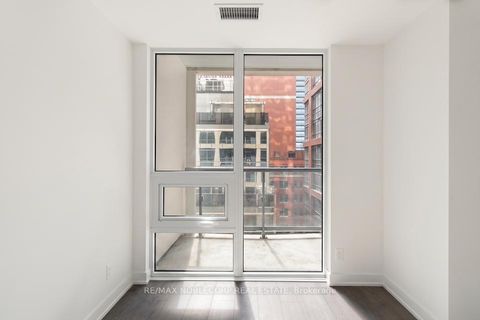 Photo 11 at 712 - 108 Peter Street, Waterfront Communities C1, Toronto