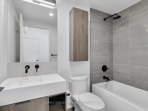 Photo 12 at 712 - 108 Peter Street, Waterfront Communities C1, Toronto
