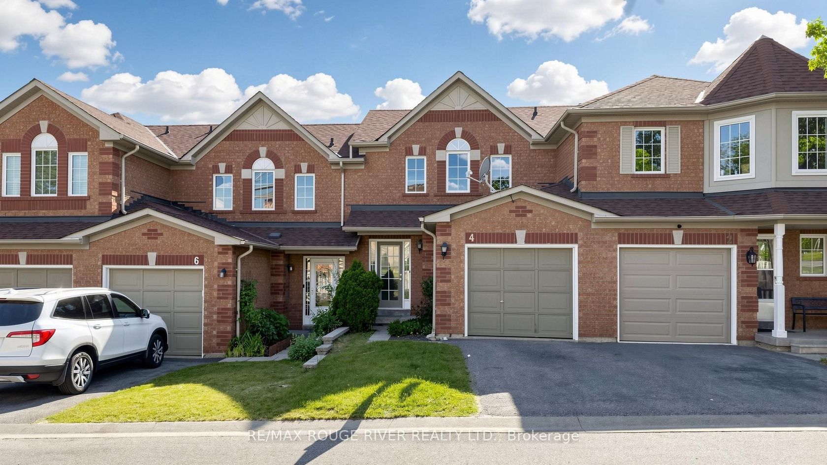 4 Trowell Lane, Central, Ajax 