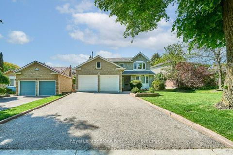 Photo 1 at 803 Linden Court, Williamsburg, Whitby