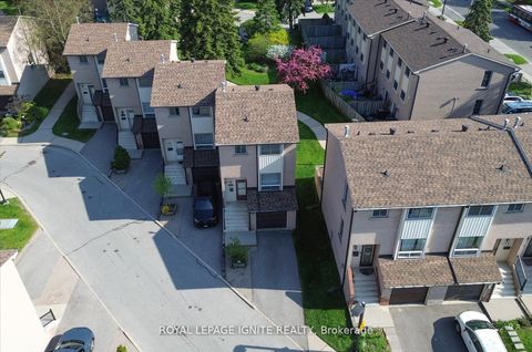 Photo 4 at 190 - 41 Collinsgrove Road, West Hill, Toronto