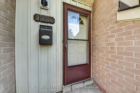 Photo 7 at 190 - 41 Collinsgrove Road, West Hill, Toronto