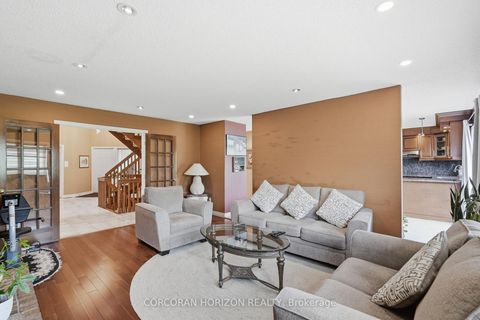 Photo 4 at 18 Curtis Crescent, King City, King