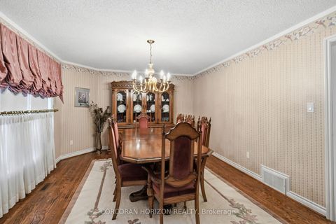 Photo 15 at 18 Curtis Crescent, King City, King