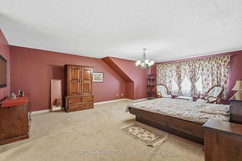 Photo 22 at 18 Curtis Crescent, King City, King