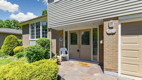 Photo 5 at 24 Devins Drive, Aurora Heights, Aurora