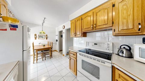 Photo 14 at 24 Devins Drive, Aurora Heights, Aurora