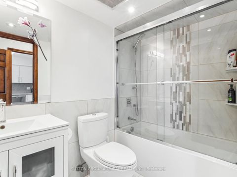 Photo 19 at 604 - 7 Townsgate Drive, Yorkhill, Vaughan