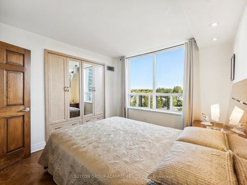 Photo 22 at 604 - 7 Townsgate Drive, Yorkhill, Vaughan