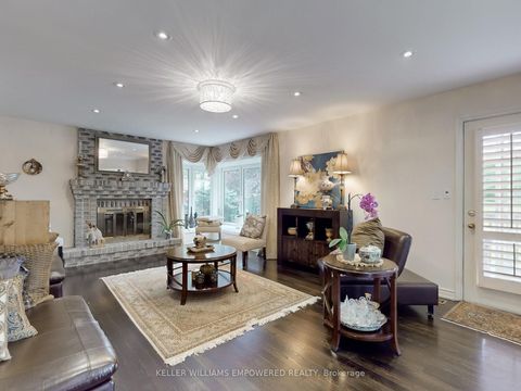Photo 16 at 788 Woodland Acres Crescent, Rural Vaughan, Vaughan