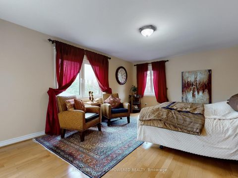 Photo 22 at 788 Woodland Acres Crescent, Rural Vaughan, Vaughan