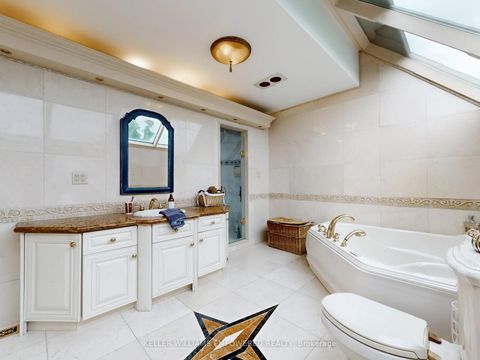 Photo 23 at 788 Woodland Acres Crescent, Rural Vaughan, Vaughan