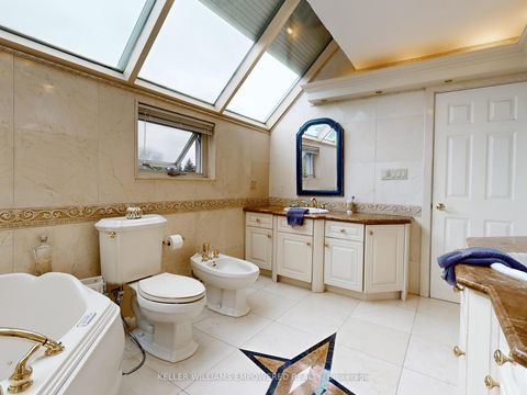 Photo 24 at 788 Woodland Acres Crescent, Rural Vaughan, Vaughan