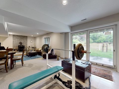 Photo 40 at 788 Woodland Acres Crescent, Rural Vaughan, Vaughan