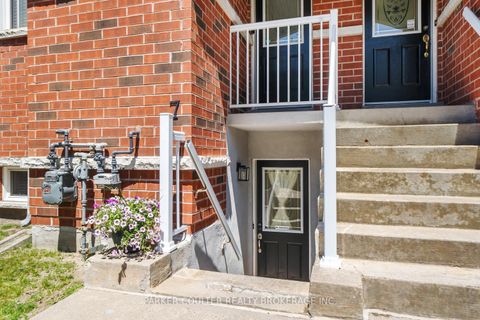 Photo 1 at 7 - 237 Ferndale Drive S, Ardagh, Barrie