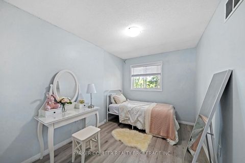 Photo 16 at 7 - 237 Ferndale Drive S, Ardagh, Barrie