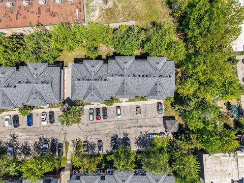 Photo 26 at 7 - 237 Ferndale Drive S, Ardagh, Barrie