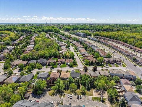 Photo 30 at 7 - 237 Ferndale Drive S, Ardagh, Barrie