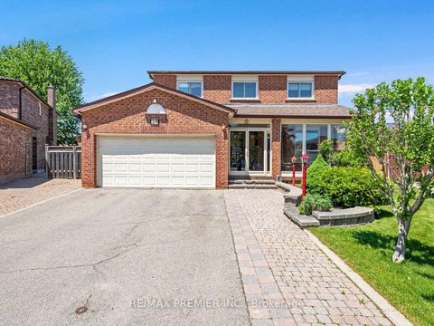 Photo 0 at 39 Brydon Court, Maple, Vaughan