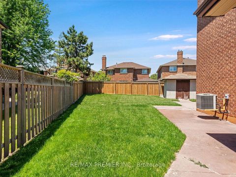 Photo 47 at 39 Brydon Court, Maple, Vaughan