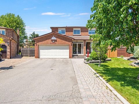 Photo 48 at 39 Brydon Court, Maple, Vaughan