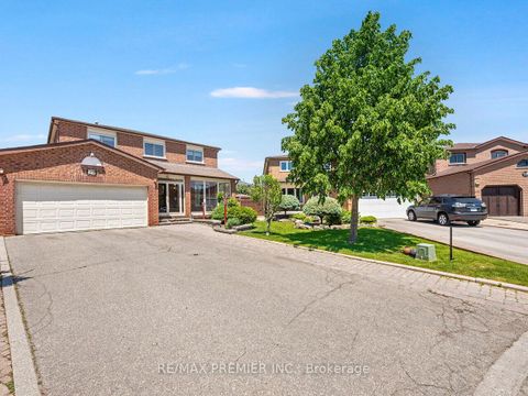 Photo 49 at 39 Brydon Court, Maple, Vaughan