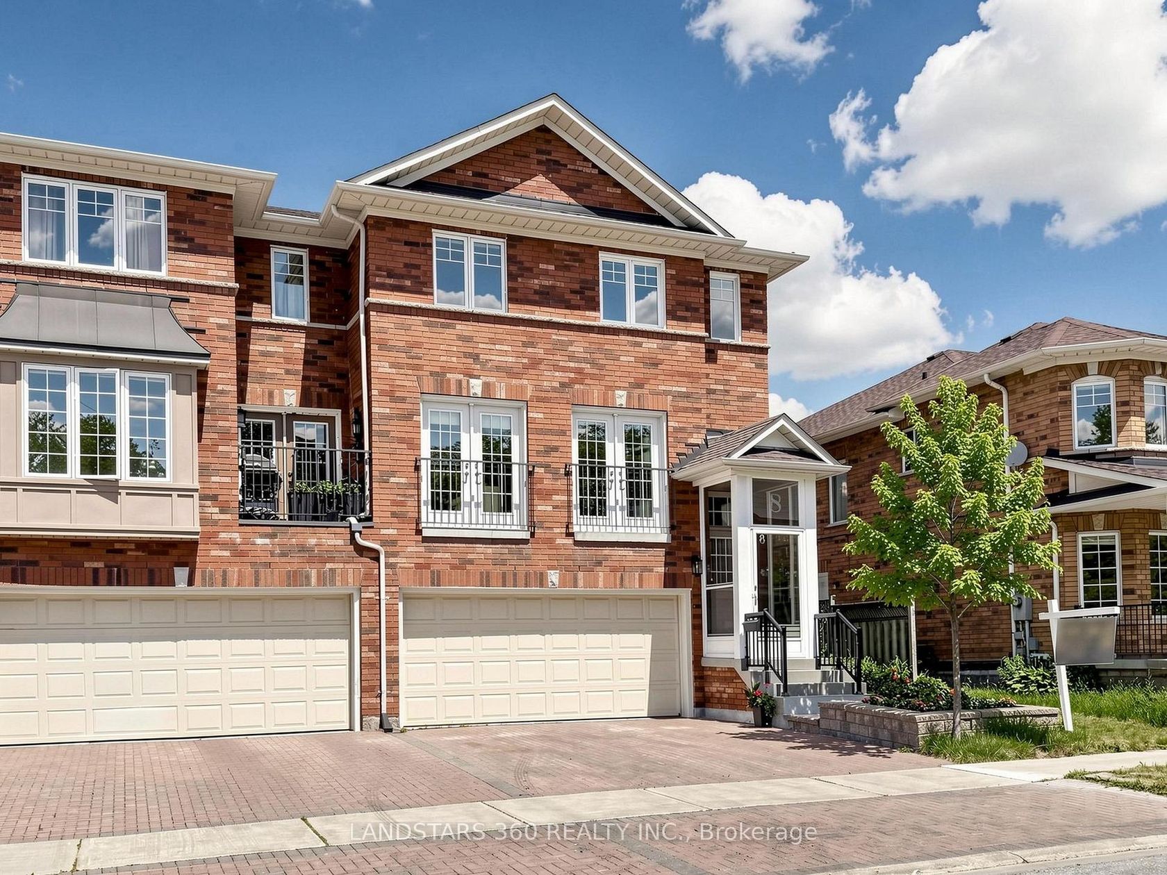 8 Wilket Creek Road, Flemingdon Park, Toronto 