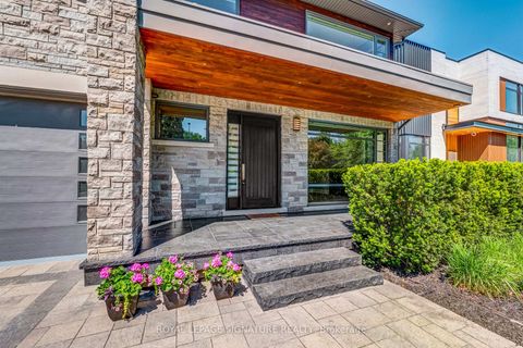 Photo 2 at 9 Fordham Place, Don Mills, Toronto