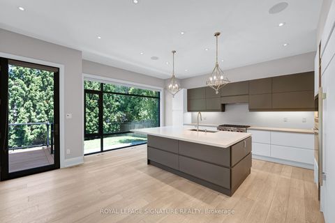 Photo 4 at 9 Fordham Place, Don Mills, Toronto