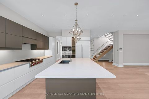 Photo 5 at 9 Fordham Place, Don Mills, Toronto