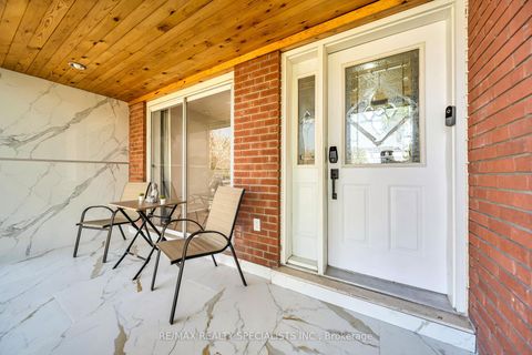 Photo 4 at 41 Keegan Crescent, York University Heights, Toronto