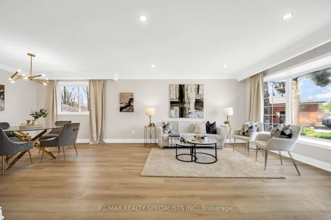 Photo 10 at 41 Keegan Crescent, York University Heights, Toronto