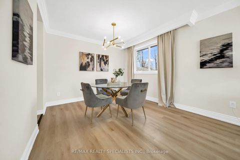 Photo 12 at 41 Keegan Crescent, York University Heights, Toronto