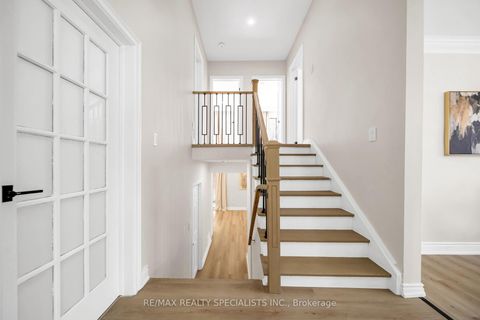 Photo 13 at 41 Keegan Crescent, York University Heights, Toronto