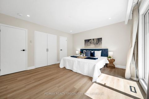 Photo 15 at 41 Keegan Crescent, York University Heights, Toronto