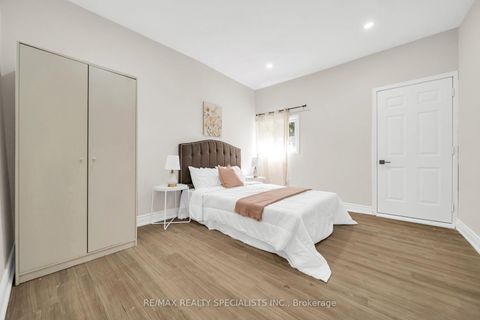 Photo 34 at 41 Keegan Crescent, York University Heights, Toronto