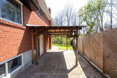 Photo 38 at 41 Keegan Crescent, York University Heights, Toronto