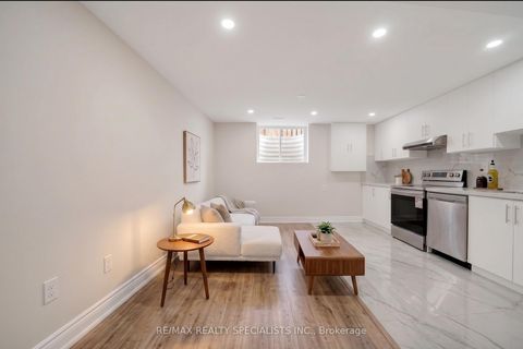 Photo 40 at 41 Keegan Crescent, York University Heights, Toronto