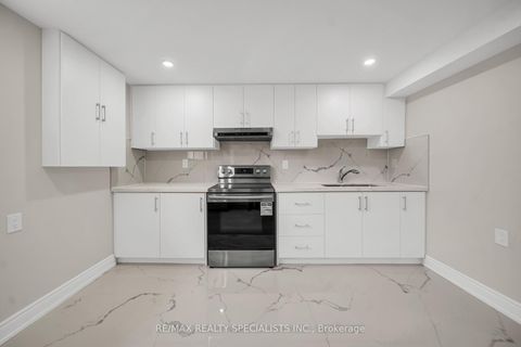 Photo 41 at 41 Keegan Crescent, York University Heights, Toronto