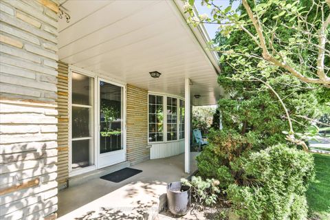 Photo 2 at 49 Pettit Drive, Richview, Toronto