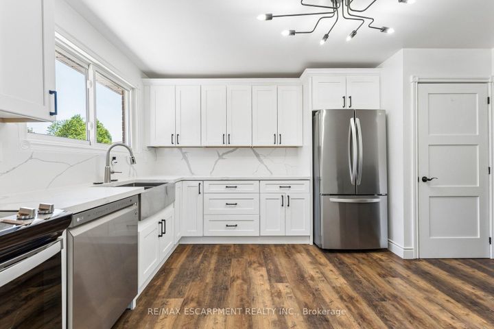 Photo 15 at 29 Deeside Crescent, Southgate, Brampton