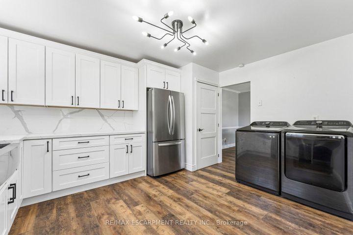Photo 16 at 29 Deeside Crescent, Southgate, Brampton
