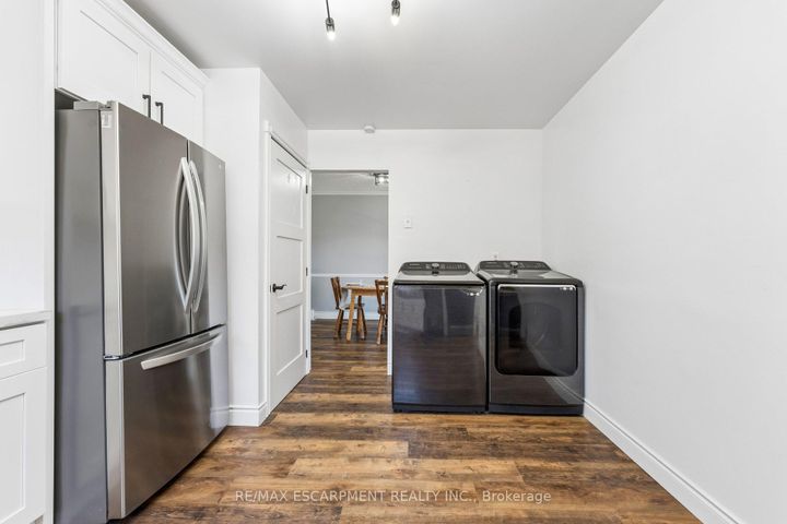 Photo 17 at 29 Deeside Crescent, Southgate, Brampton