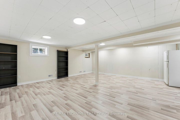 Photo 30 at 29 Deeside Crescent, Southgate, Brampton